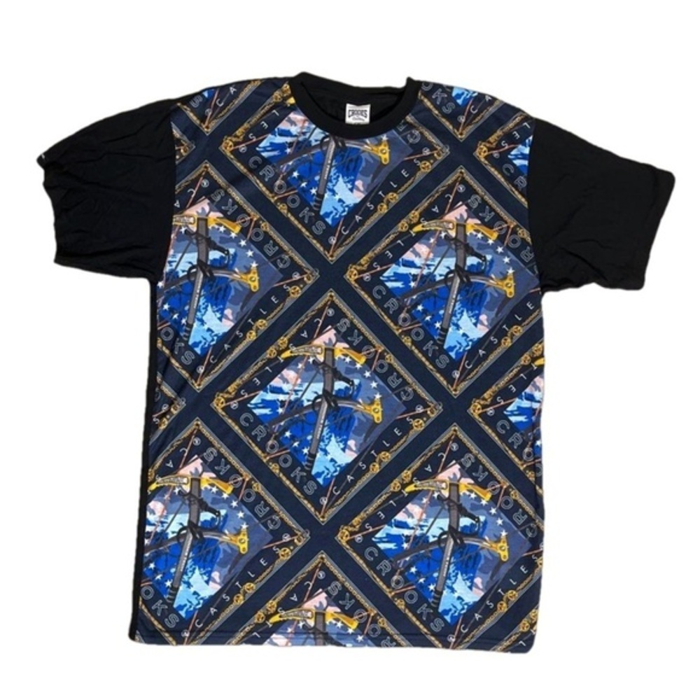 ⭐️ Crooks & Castle graphic t-shirt- size Large